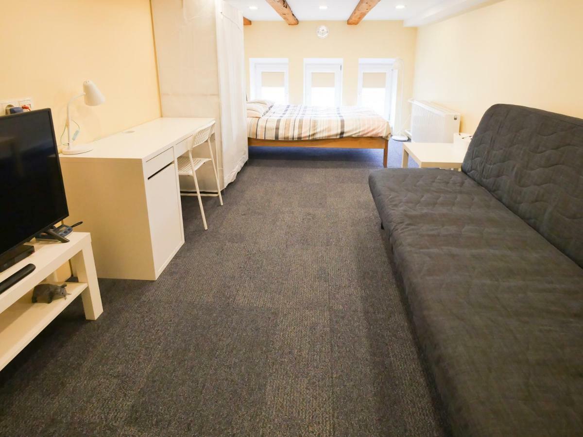Low Ceiling Apartment Riga Luaran gambar
