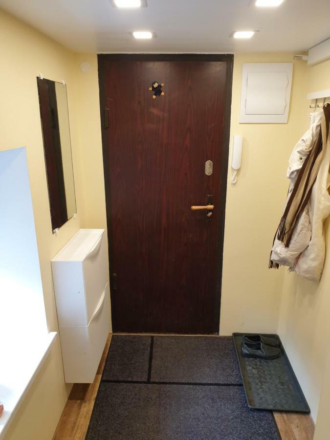 Low Ceiling Apartment Riga Luaran gambar